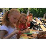 K640_2011-05-07_14-38_Emma+Annika_Kugel-Picknick-am-See_Schafe (5).JPG